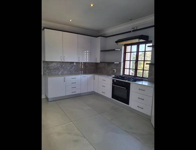 3 BEDROOM PROPERTY TO RENT IN PARKTOWN
